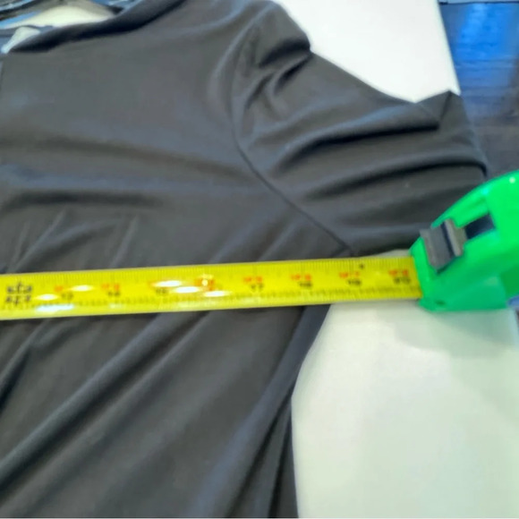 Sweaty Betty Tori Hooded Top Women's Size M Black  Twist Front Stretch - Picture 6 of 9